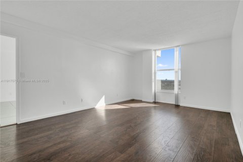 Copropriété à vendre à North Miami, Floride: 1 chambre, 74.88 m2 № 1975675 - photo 11