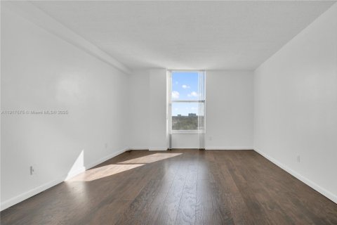 Copropriété à vendre à North Miami, Floride: 1 chambre, 74.88 m2 № 1975675 - photo 10