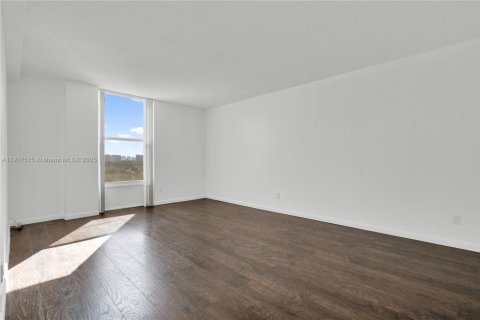 Copropriété à vendre à North Miami, Floride: 1 chambre, 74.88 m2 № 1975675 - photo 9