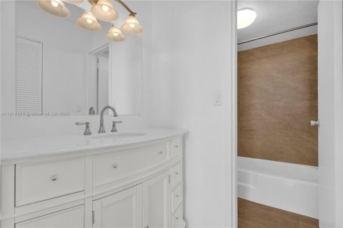 Copropriété à vendre à North Miami, Floride: 1 chambre, 74.88 m2 № 1975675 - photo 14