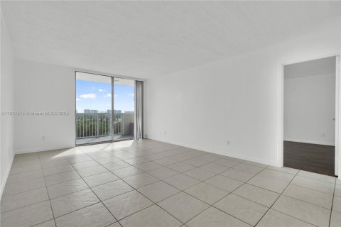 Copropriété à vendre à North Miami, Floride: 1 chambre, 74.88 m2 № 1975675 - photo 3