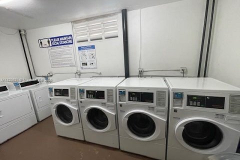 Copropriété à vendre à North Miami, Floride: 2 chambres, 101.36 m2 № 1977255 - photo 21