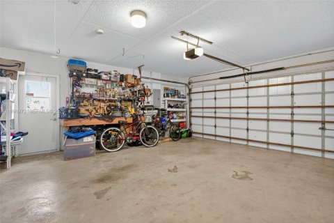 House in Deerfield Beach, Florida 4 bedrooms, 157.56 sq.m. № 2067436 - photo 30