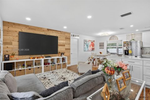 House in Deerfield Beach, Florida 4 bedrooms, 157.56 sq.m. № 2067436 - photo 6