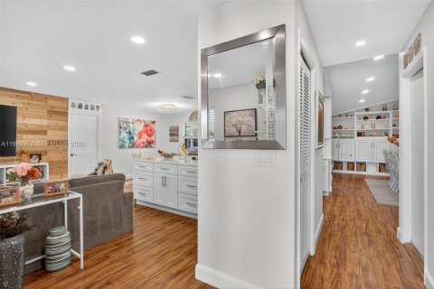 House in Deerfield Beach, Florida 4 bedrooms, 157.56 sq.m. № 2067436 - photo 5