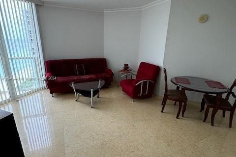 Copropriété à louer à Sunny Isles Beach, Floride: 2 chambres, 117.61 m2 № 1865642 - photo 12