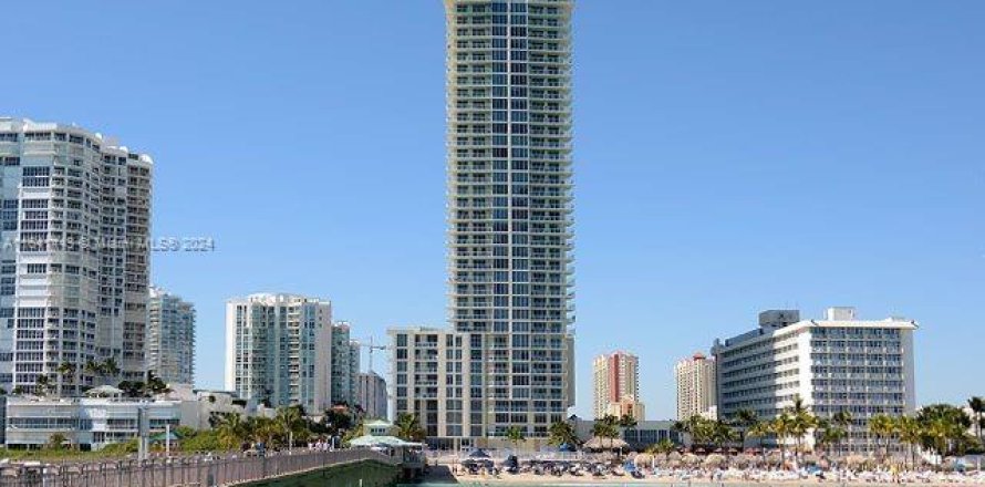 Condo à Sunny Isles Beach, Floride, 2 chambres  № 1865642