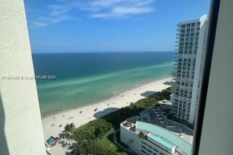 Copropriété à louer à Sunny Isles Beach, Floride: 2 chambres, 117.61 m2 № 1865642 - photo 4
