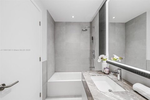 Купить кондоминиум в Майами-Бич, Флорида 3 спальни, 184.97м2, № 1957755 - фото 18