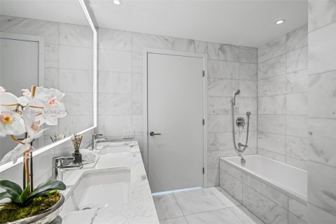 Купить кондоминиум в Майами-Бич, Флорида 3 спальни, 184.97м2, № 1957755 - фото 12