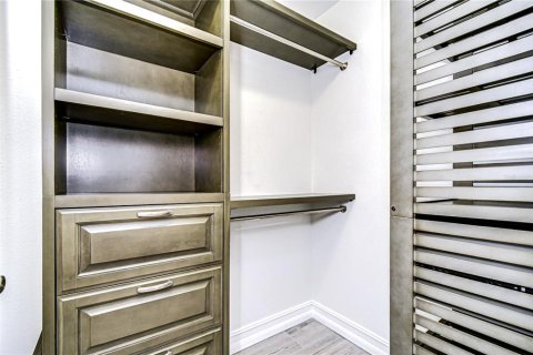 Condo in Tampa, Florida, 3 bedrooms  № 1810665 - photo 17