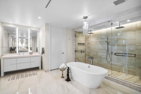 Купить кондоминиум в Бока-Ратон, Флорида 3 спальни, 301.1м2, № 1967863 - фото 21