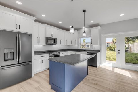 Casa en venta en Oak Hill, Florida, 3 dormitorios, 171.22 m2 № 2324627 - foto 15