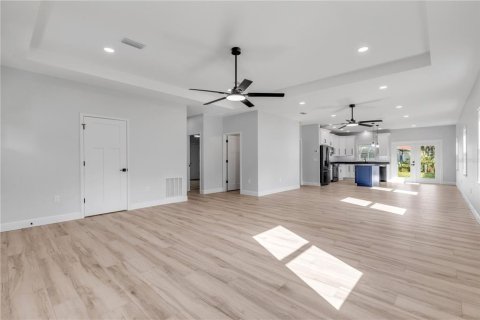 Casa en venta en Oak Hill, Florida, 3 dormitorios, 171.22 m2 № 2324627 - foto 9