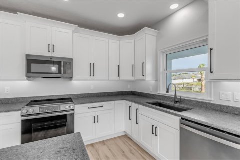Casa en venta en Oak Hill, Florida, 3 dormitorios, 171.22 m2 № 2324627 - foto 19