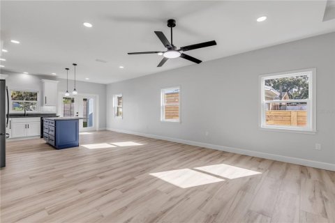 Casa en venta en Oak Hill, Florida, 3 dormitorios, 171.22 m2 № 2324627 - foto 13