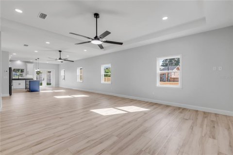 Casa en venta en Oak Hill, Florida, 3 dormitorios, 171.22 m2 № 2324627 - foto 8