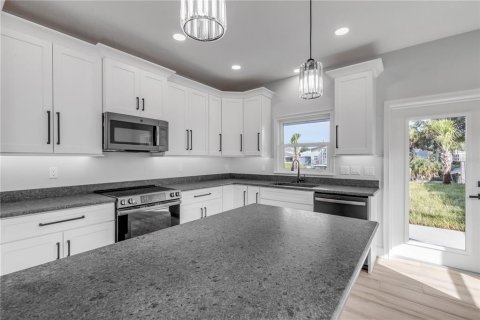 Casa en venta en Oak Hill, Florida, 3 dormitorios, 171.22 m2 № 2324627 - foto 16