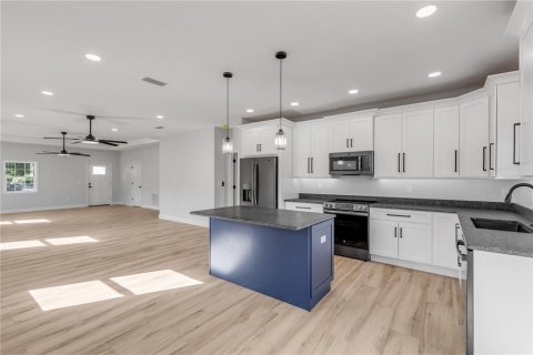 Casa en venta en Oak Hill, Florida, 3 dormitorios, 171.22 m2 № 2324627 - foto 18