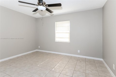 Снять в аренду виллу или дом в Бойнтон-Бич, Флорида 3 спальни, 124.58м2, № 1965175 - фото 9