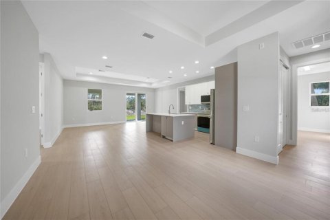 Casa en venta en North Port, Florida, 3 dormitorios, 139.17 m2 № 1881116 - foto 3