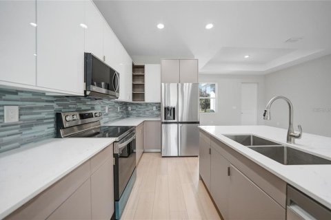 Casa en venta en North Port, Florida, 3 dormitorios, 139.17 m2 № 1881116 - foto 7