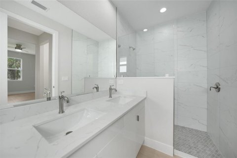 Casa en venta en North Port, Florida, 3 dormitorios, 139.17 m2 № 1881116 - foto 5