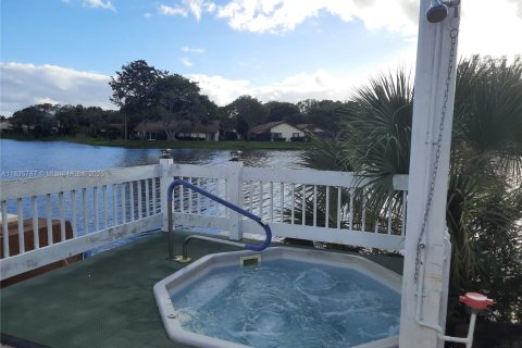 Condo in Lauderhill, Florida, 2 bedrooms  № 1818610 - photo 30