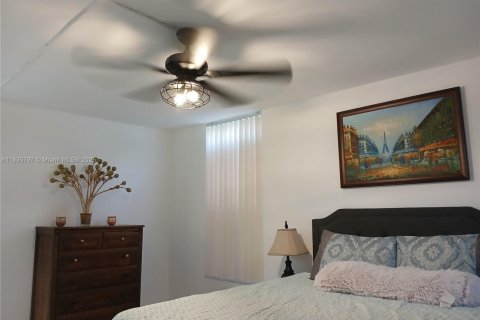 Condo in Lauderhill, Florida, 2 bedrooms  № 1818610 - photo 16