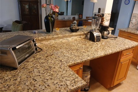 Condo in Lauderhill, Florida, 2 bedrooms  № 1818610 - photo 5