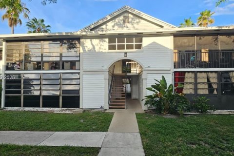 Copropriété à vendre à Hialeah, Floride: 2 chambres, 80.82 m2 № 2023399 - photo 2