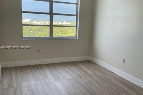 Condominio en alquiler en Aventura, Florida, 2 dormitorios, 99.68 m2 № 1987206 - foto 3