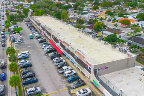 Commercial property in Miami, Florida № 2158593 - photo 9
