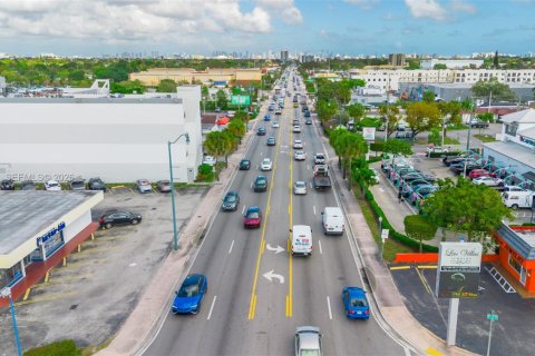 Commercial property in Miami, Florida № 2158593 - photo 11