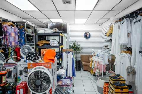 Commercial property in Miami, Florida № 2158593 - photo 7