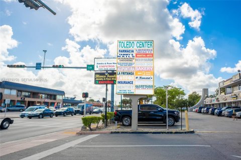 Commercial property in Miami, Florida № 2158593