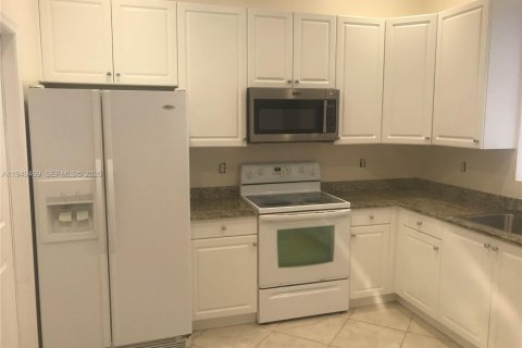 Touwnhouse à louer à Davie, Floride: 3 chambres, 152.17 m2 № 2005190 - photo 13