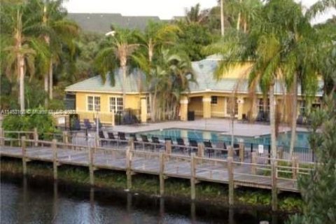 Condo in Pompano Beach, Florida, 1 bedroom  № 1937640 - photo 25
