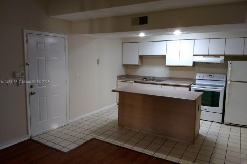 Condominio en venta en Pompano Beach, Florida, 1 dormitorio, 58.81 m2 № 1937640 - foto 2