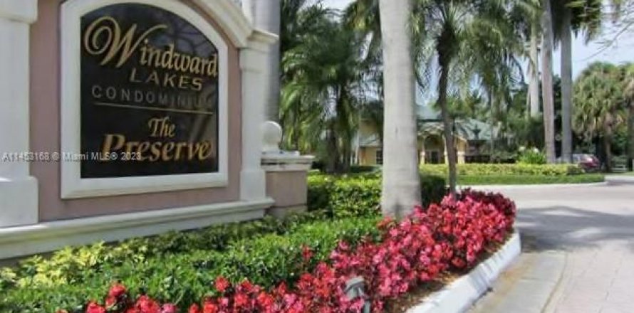 Condominio en Pompano Beach, Florida, 1 dormitorio  № 1937640
