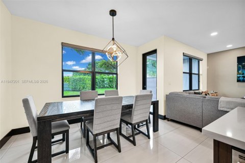 Townhouse in Miami Lakes, Florida 3 bedrooms, 147.53 sq.m. № 2003307 - photo 27