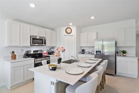 Villa ou maison à vendre à Davenport, Floride: 4 chambres, 169.45 m2 № 2396836 - photo 5
