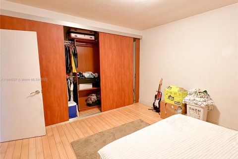 Copropriété à louer à Bay Harbor Islands, Floride: 1 chambre, 58.99 m2 № 1941355 - photo 10