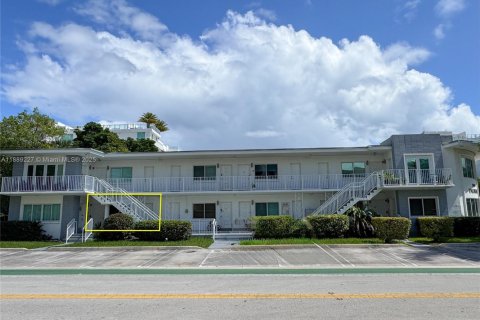 Copropriété à louer à Bay Harbor Islands, Floride: 1 chambre, 58.99 m2 № 1941355 - photo 12