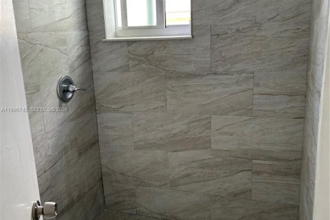 Condo in Coral Gables, Florida, 2 bedrooms № 2059612 - photo 9