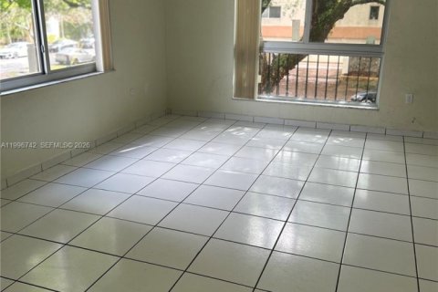 Condo in Coral Gables, Florida, 2 bedrooms № 2059612 - photo 3