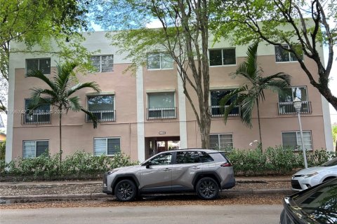 Condo in Coral Gables, Florida, 2 bedrooms № 2059612