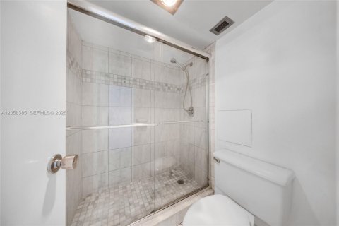 Condo in Sunny Isles Beach, Florida, 1 bedroom  № 2185987 - photo 29