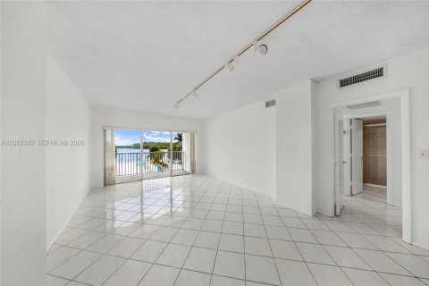 Condo in Sunny Isles Beach, Florida, 1 bedroom  № 2185987 - photo 3