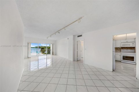 Condo in Sunny Isles Beach, Florida, 1 bedroom  № 2185987 - photo 7